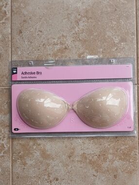 Adhesive Strapless Backless Bra Size B Hypo-Allergenic Use Up To 25 Times